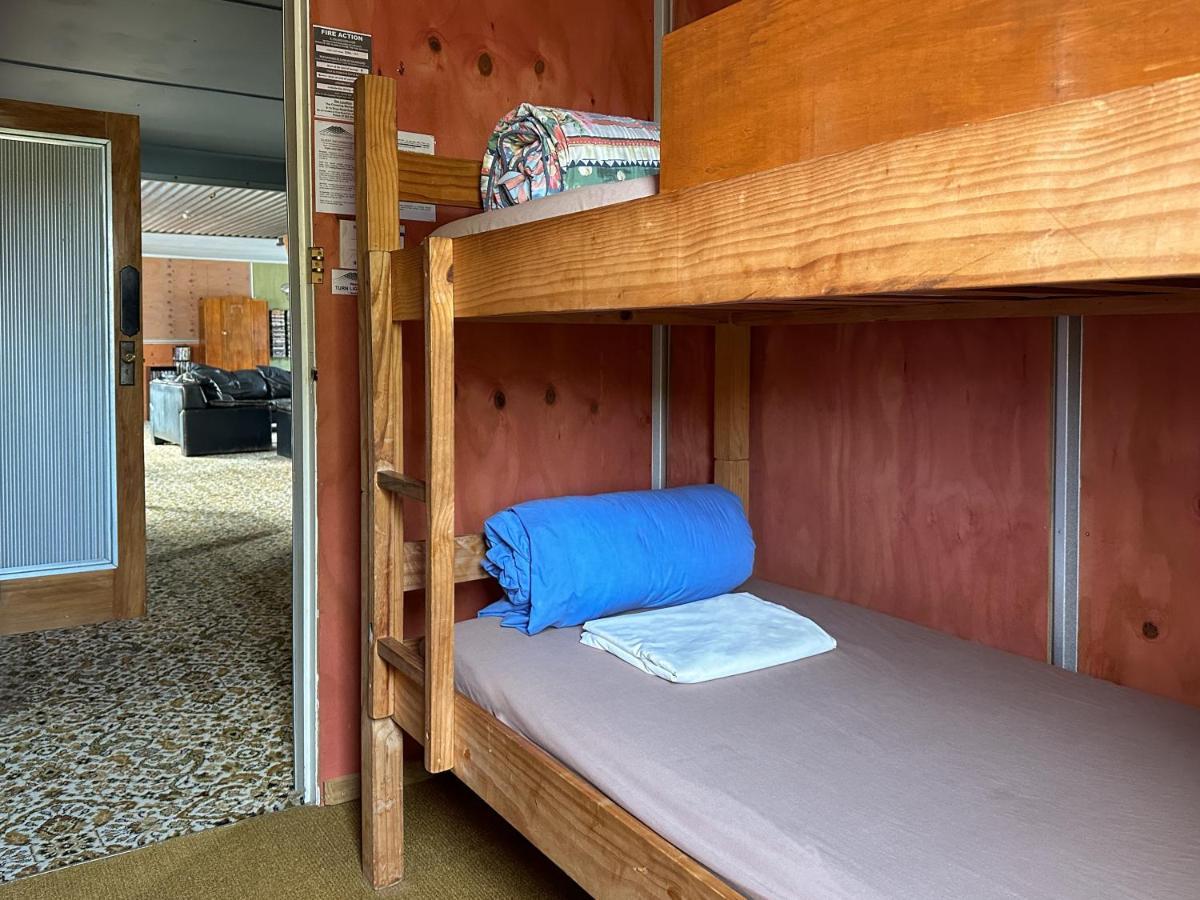 เดอะ ครอสซิง แบ็คแพคเกอร์ส Hostel Erua ภายนอก รูปภาพ