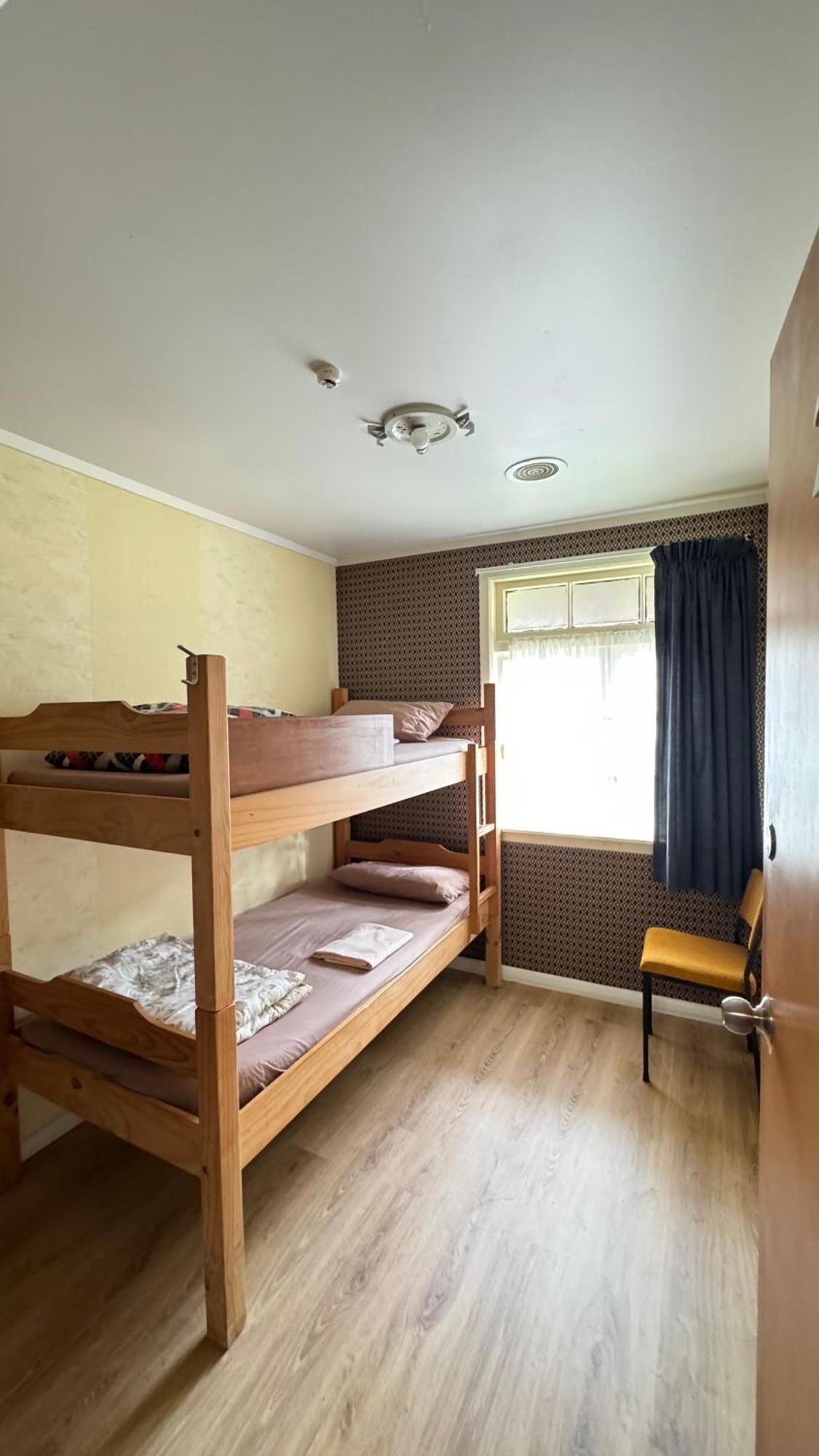 เดอะ ครอสซิง แบ็คแพคเกอร์ส Hostel Erua ภายนอก รูปภาพ