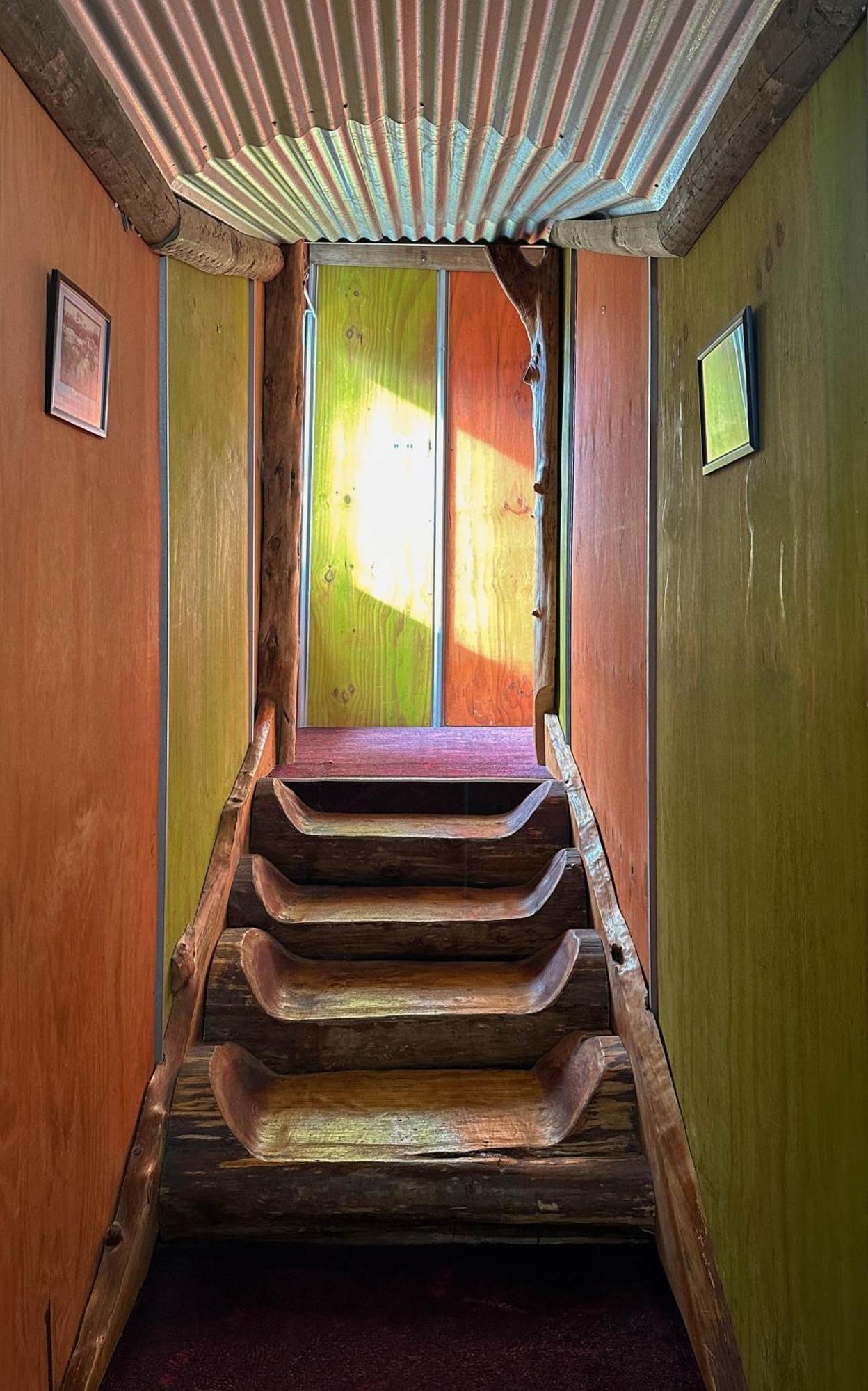 เดอะ ครอสซิง แบ็คแพคเกอร์ส Hostel Erua ภายนอก รูปภาพ