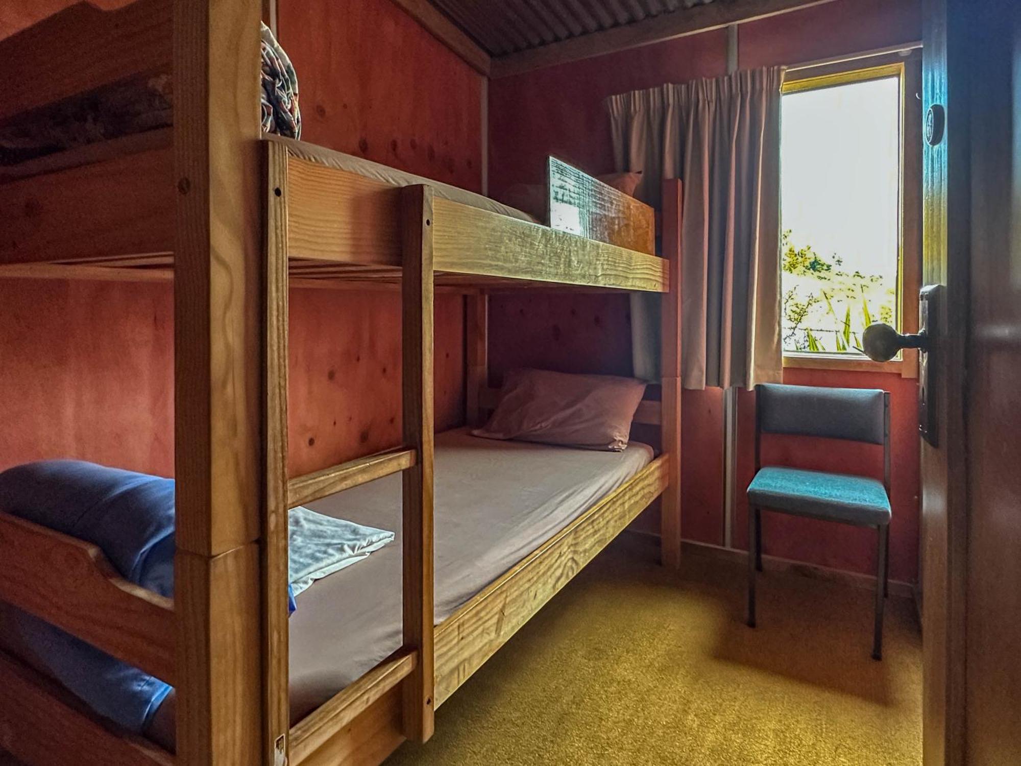 เดอะ ครอสซิง แบ็คแพคเกอร์ส Hostel Erua ภายนอก รูปภาพ