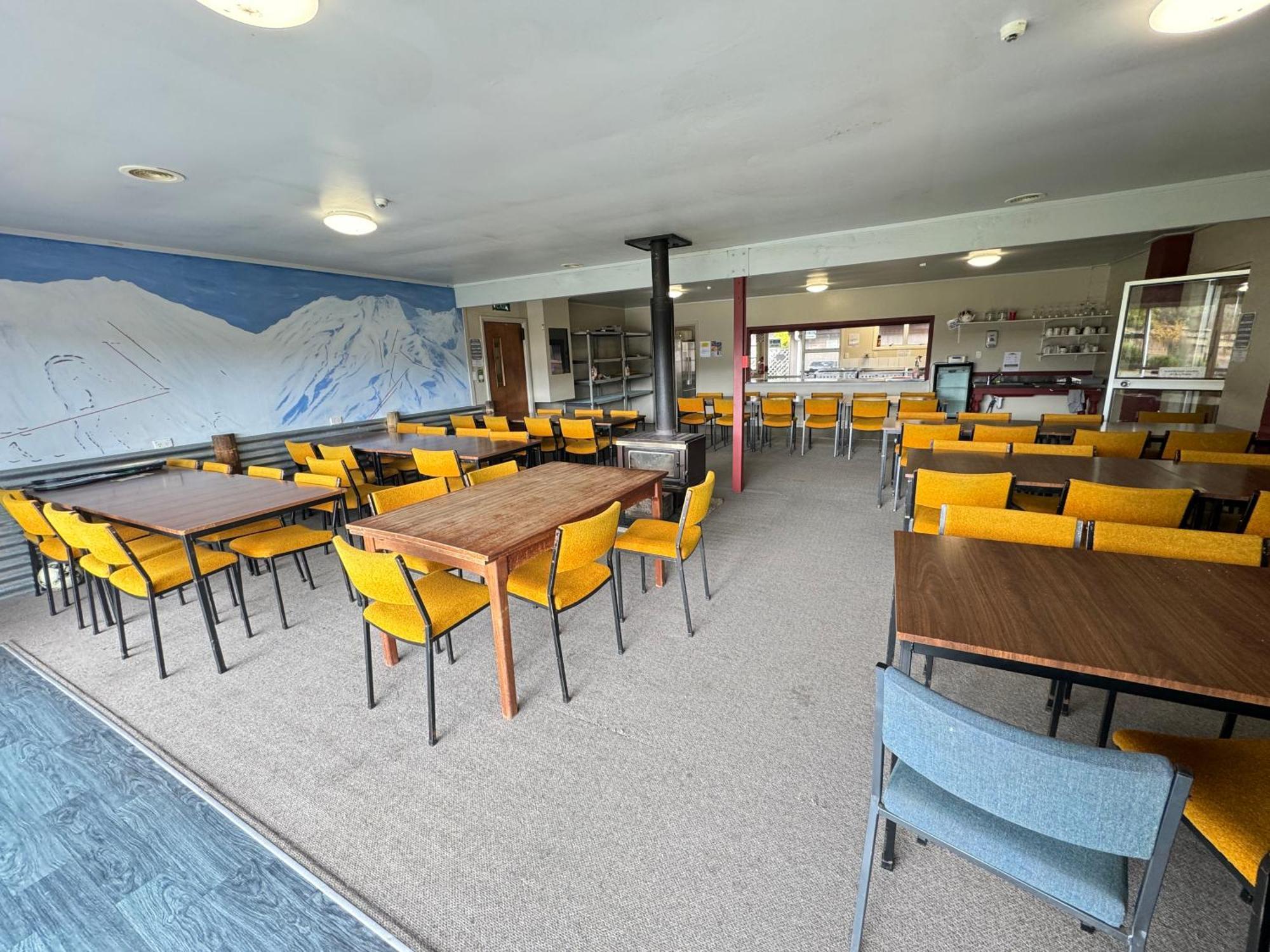 เดอะ ครอสซิง แบ็คแพคเกอร์ส Hostel Erua ภายนอก รูปภาพ