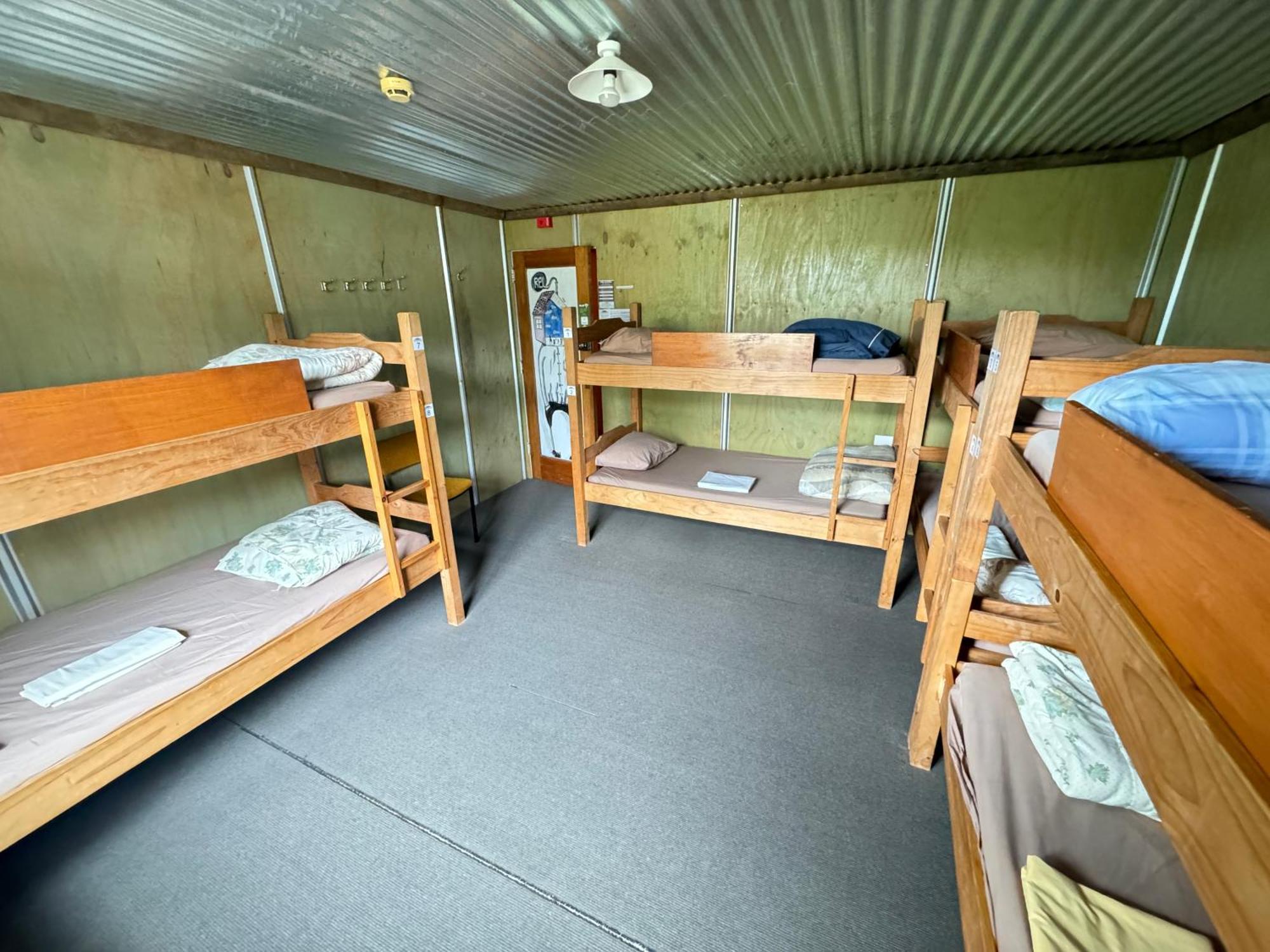 เดอะ ครอสซิง แบ็คแพคเกอร์ส Hostel Erua ภายนอก รูปภาพ