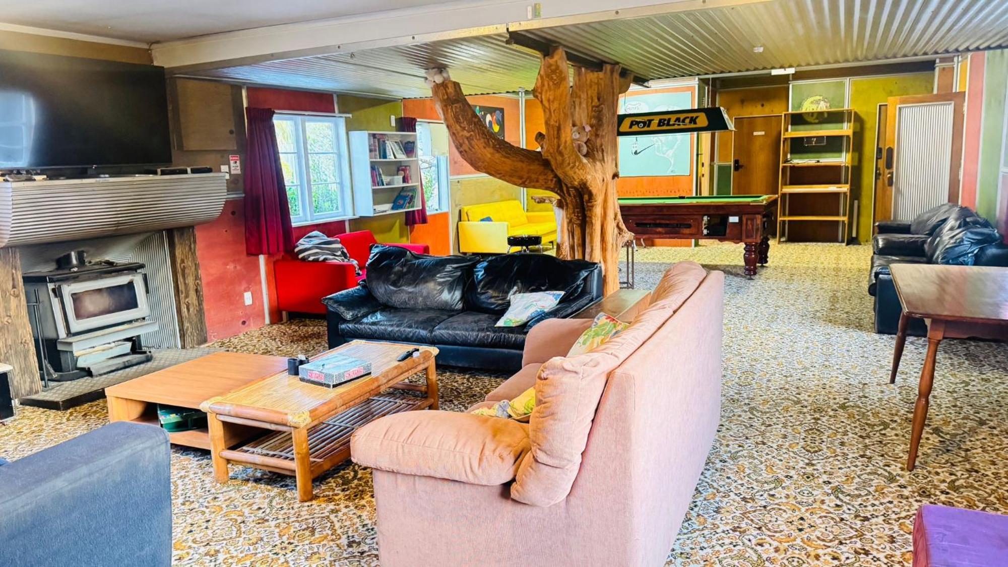 เดอะ ครอสซิง แบ็คแพคเกอร์ส Hostel Erua ภายนอก รูปภาพ
