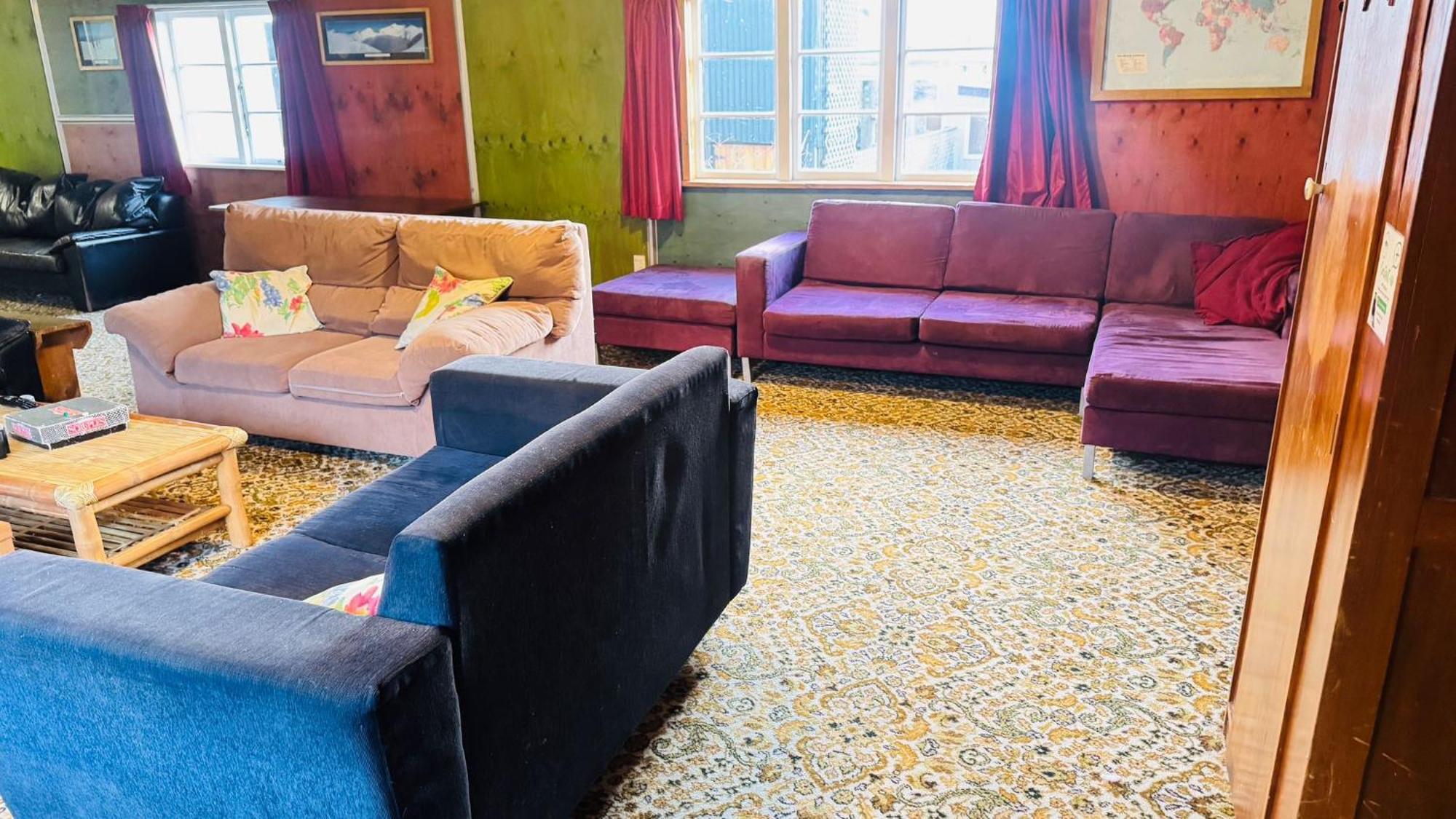 เดอะ ครอสซิง แบ็คแพคเกอร์ส Hostel Erua ภายนอก รูปภาพ